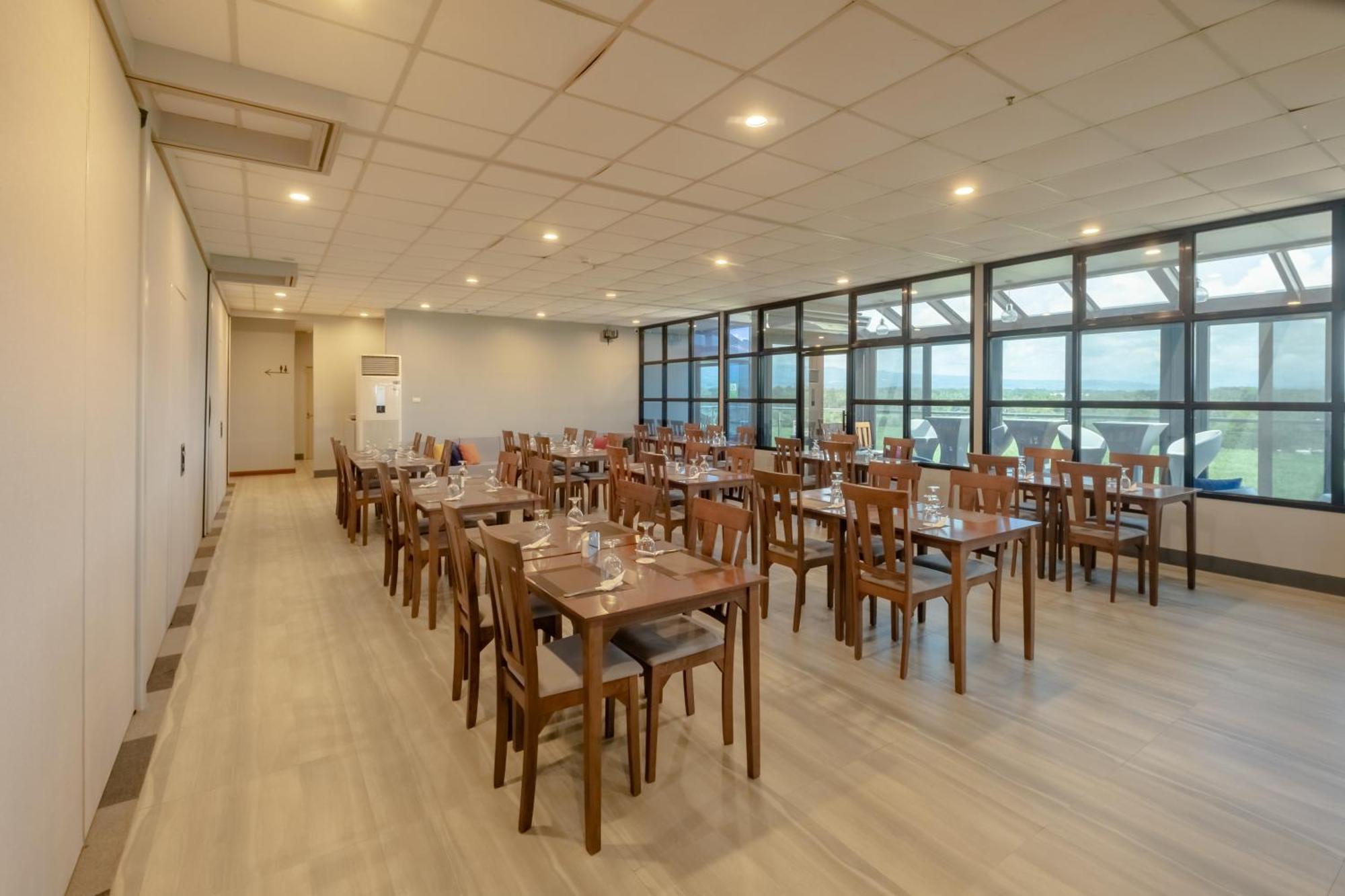 Kekehyu Business Hotel Valencia  Екстериор снимка